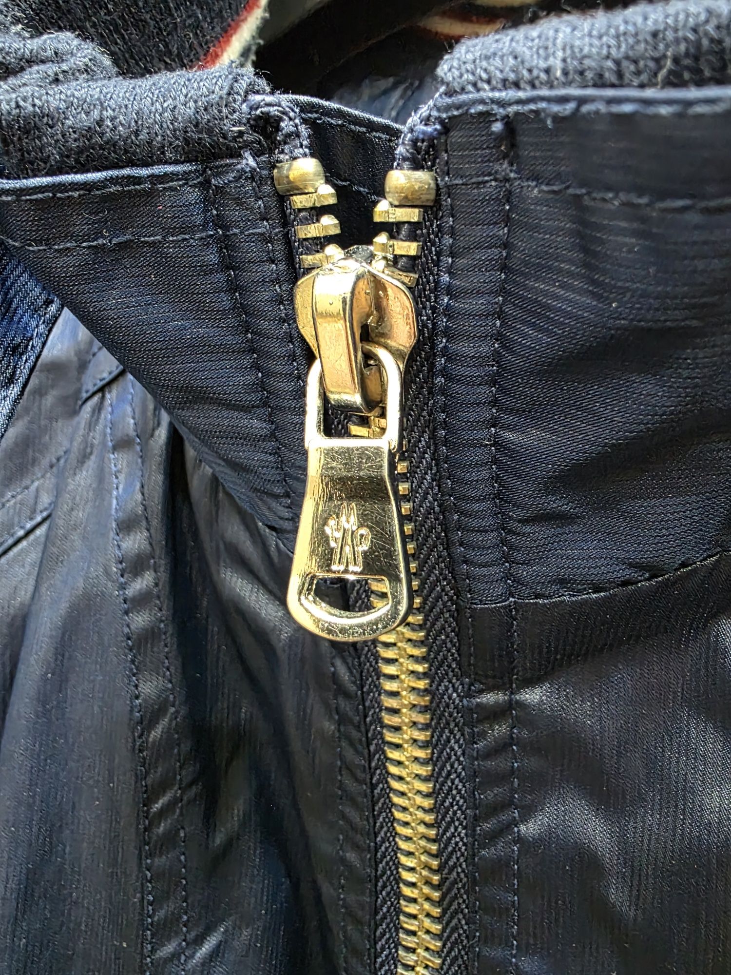 Оригинальная ветровка Moncler