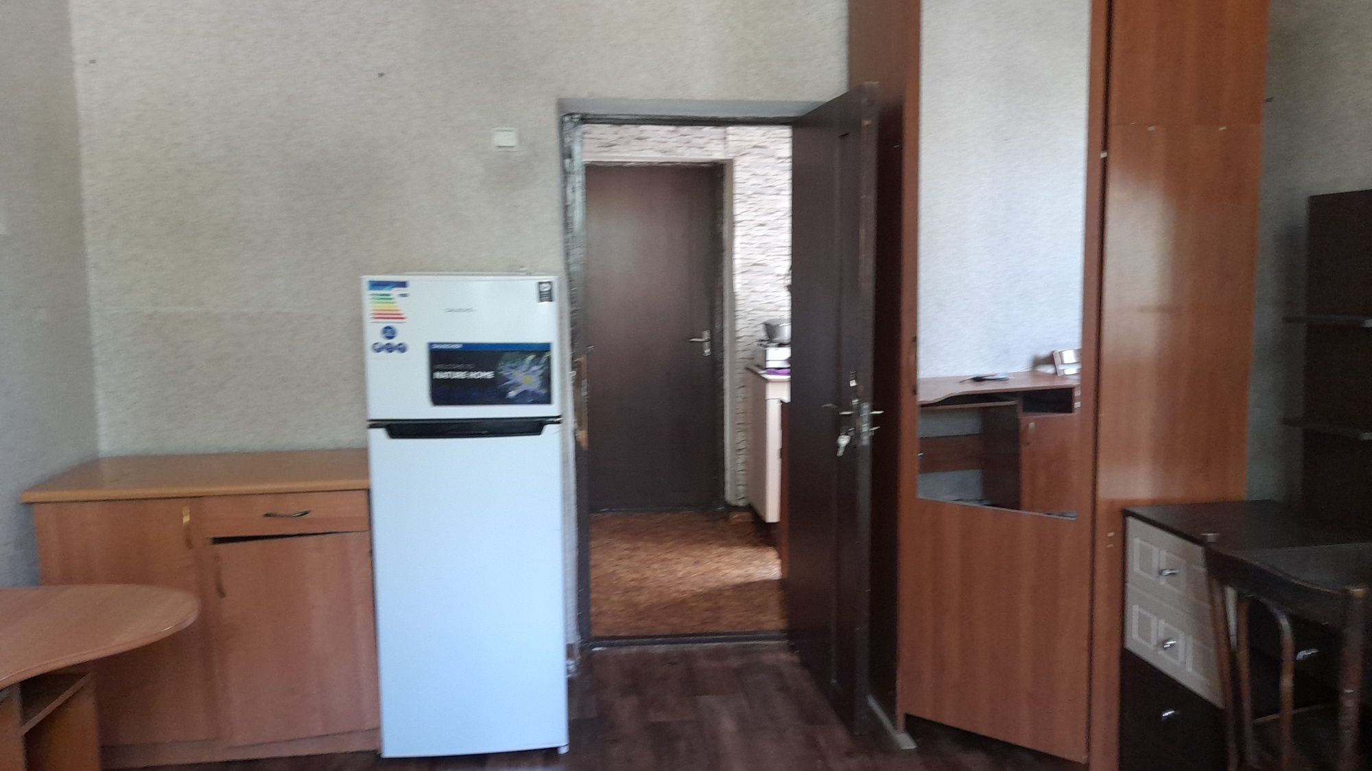Продам в Алматы 2 комнатную приватизирована обшежитие,читать вниматель