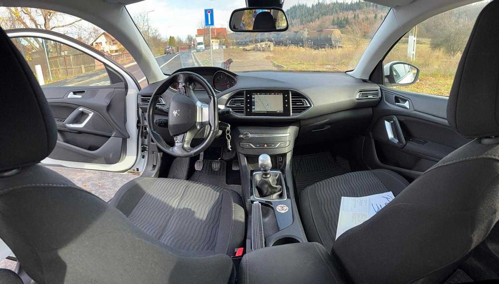 Peugeot 308 decembrie 2015 4300 Euro (persoana fizica)