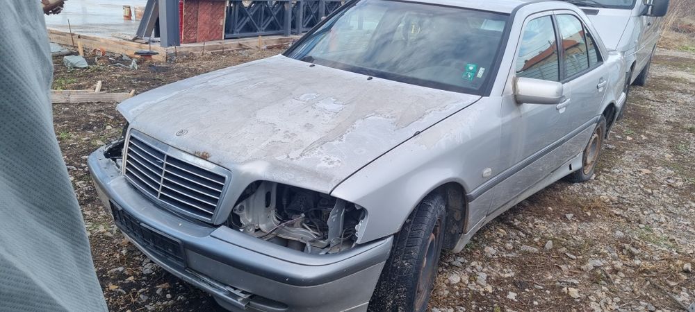 Мерцедес ц220цди 102 конски сили 1999г на части!.