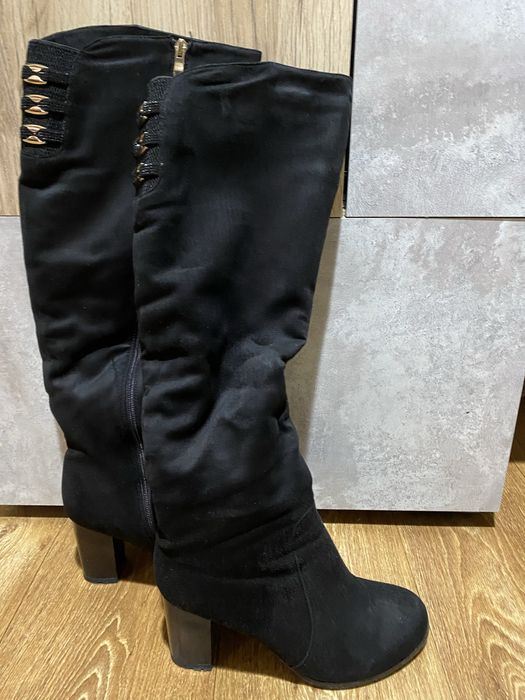 Зимние женские сапоги