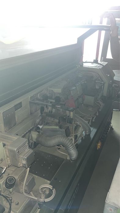 Masina de aplicat cant