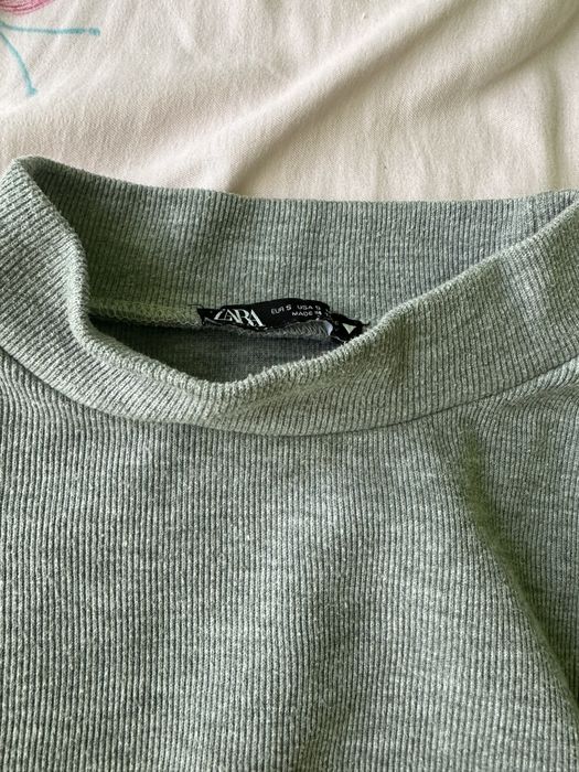 Vând tricou cu guler din Zara