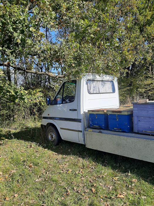 Ofer spre vânzare camioneta Mercedes