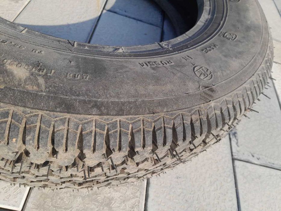 Продаю покрышки новая и б/у R16С