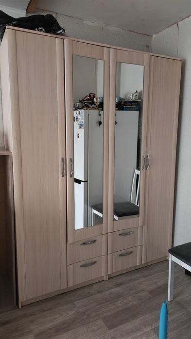 Срочно продам шкаф