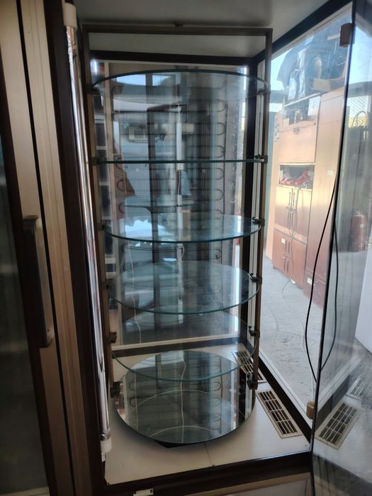 Комбинирана сладкарска витрина