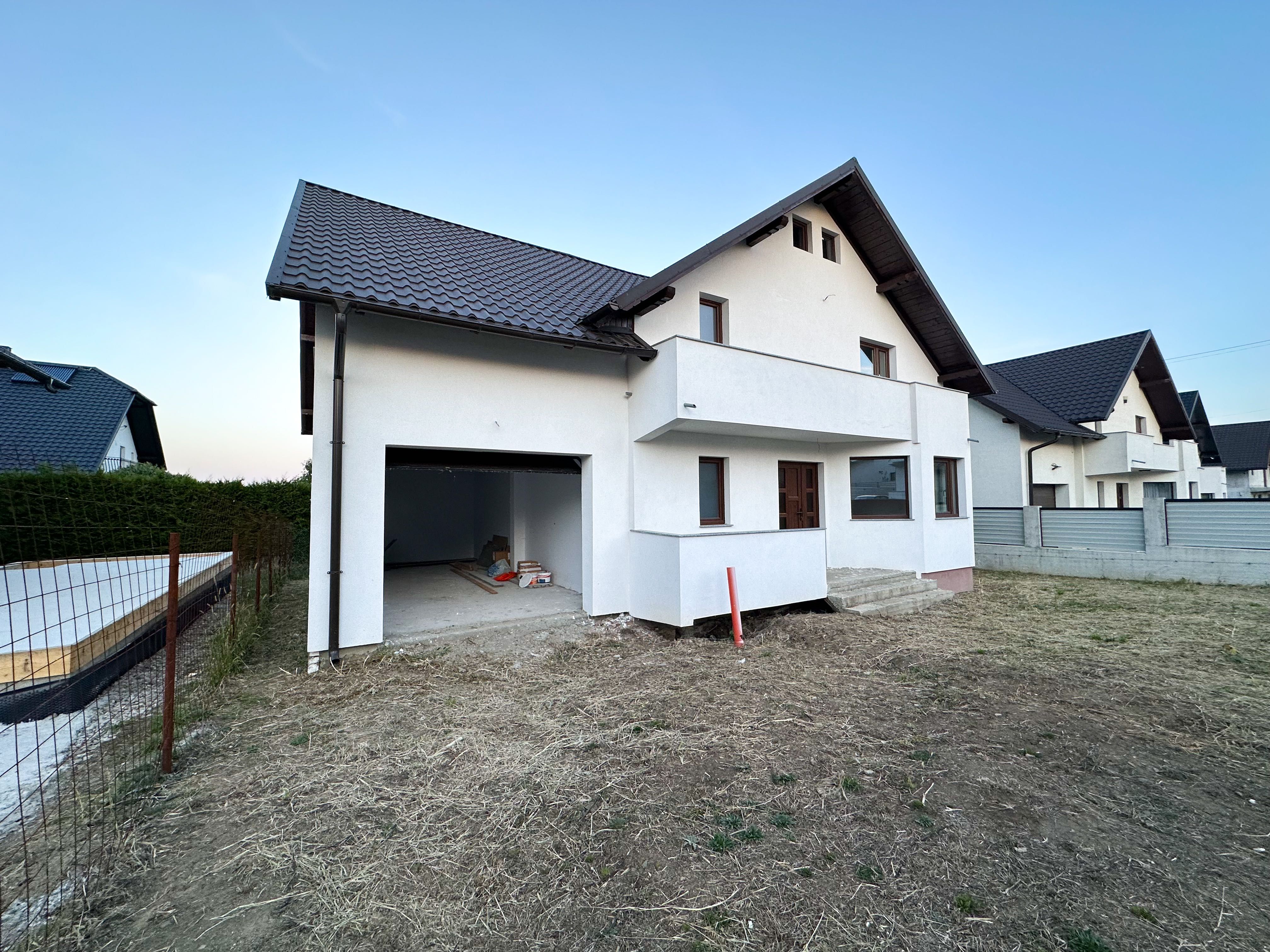 Casă Nouă, Semifinisată, În Ipotești, Suceava