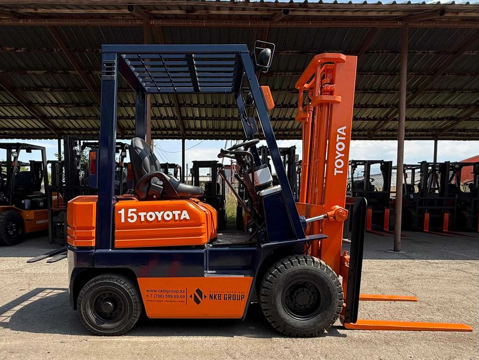 Вилочный погрузчик ( Кара Тойота)