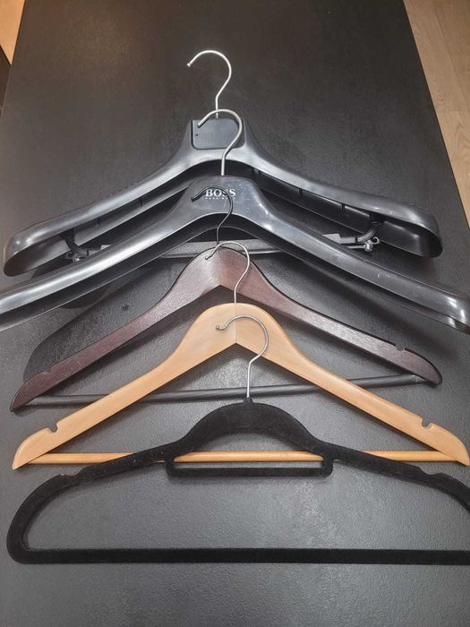 180 закачалки за дрехи