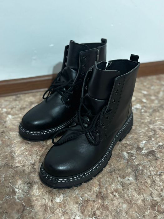 Качественные  новые сапоги, ботинки