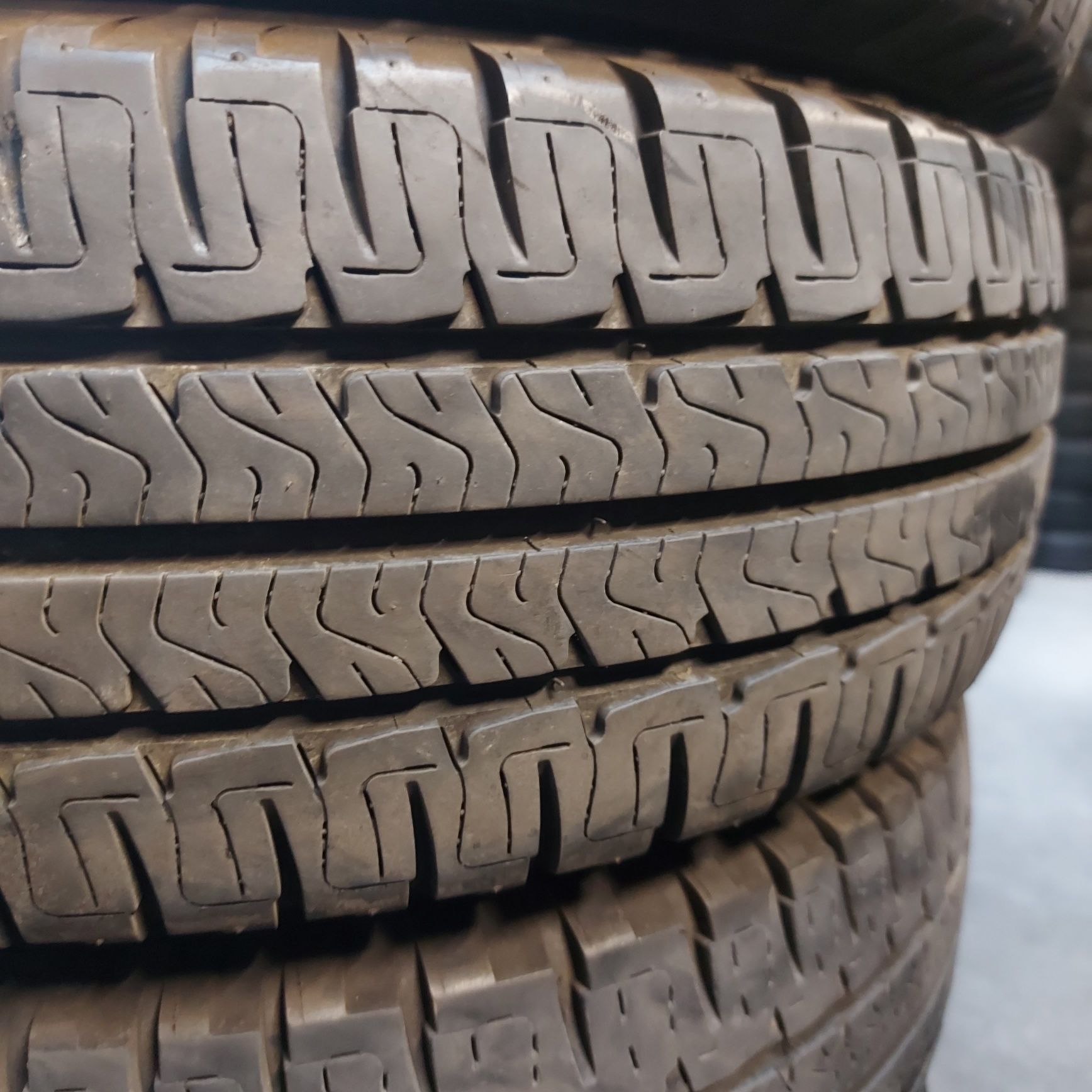 215/70/15C Michelin 4бр.гуми