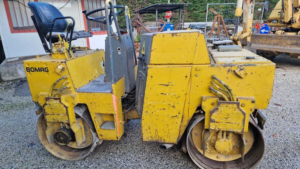 Vand cilidru compactor, BOMAG BW 100 AD