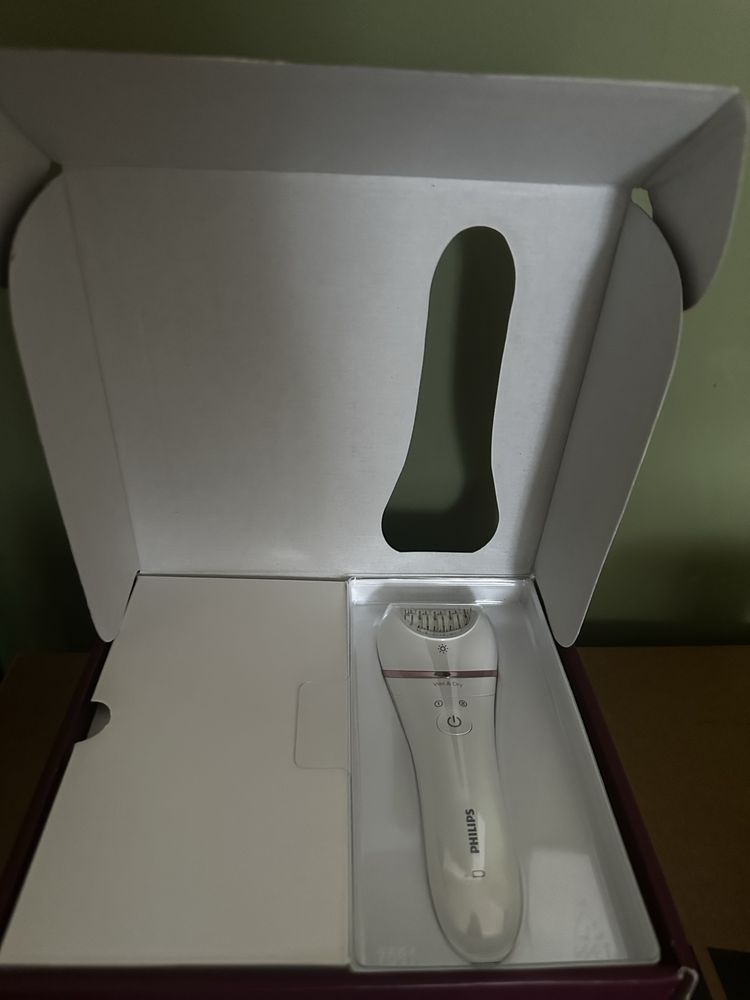 Епилатор PHILIPS BRE740/10