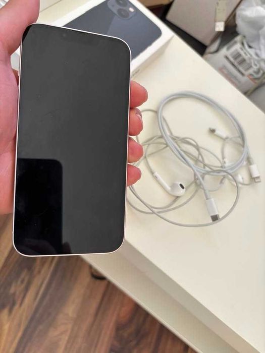 iphone 13 128gb. оригинални кабели, слушалки, преходник, зарядно