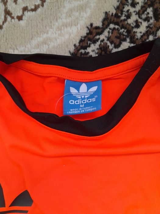 Ayollar fitness kiyimi