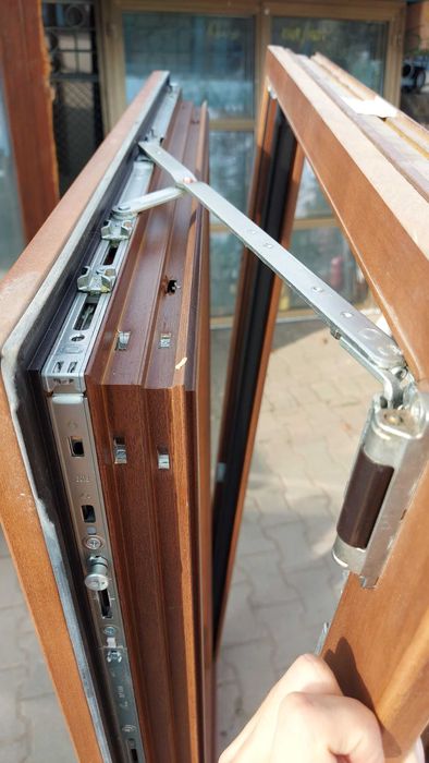 Ferestre second-hand din LEMN sau PVC cu geamuri TERMOPAN