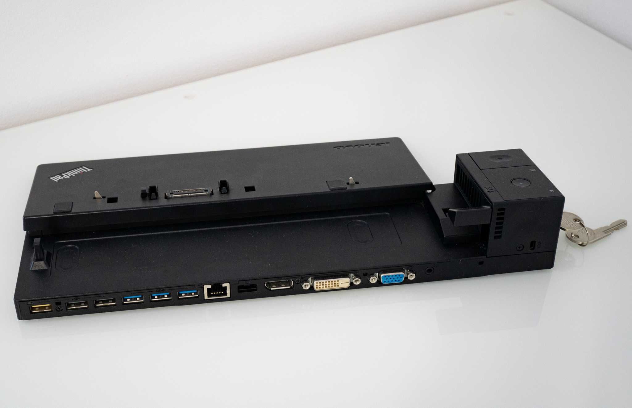 Докинг станция Lenovo Pro Dock 40A1 40A2