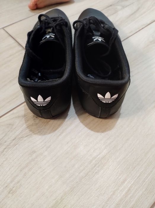 Adidași mărimea 36