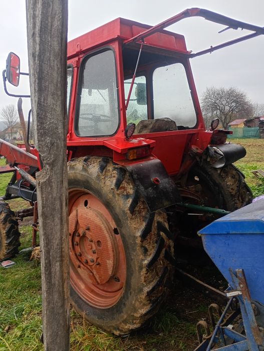 Vând tractor LTZ 55