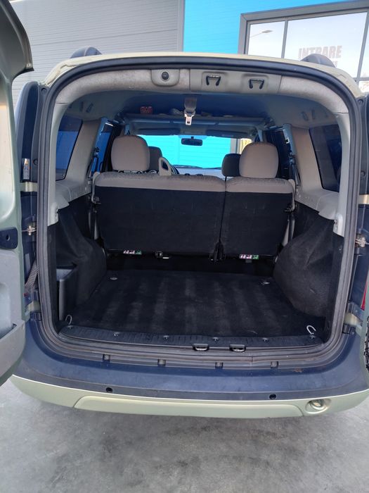 Vând Dacia Logan MCV 1.5 dci