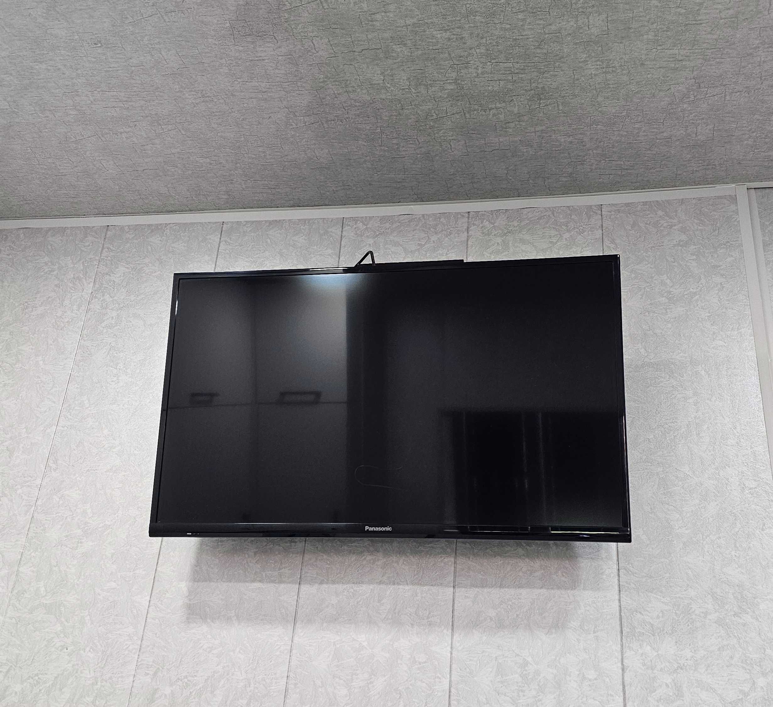 Продам телевизор panasonic 32 + ITV приставка