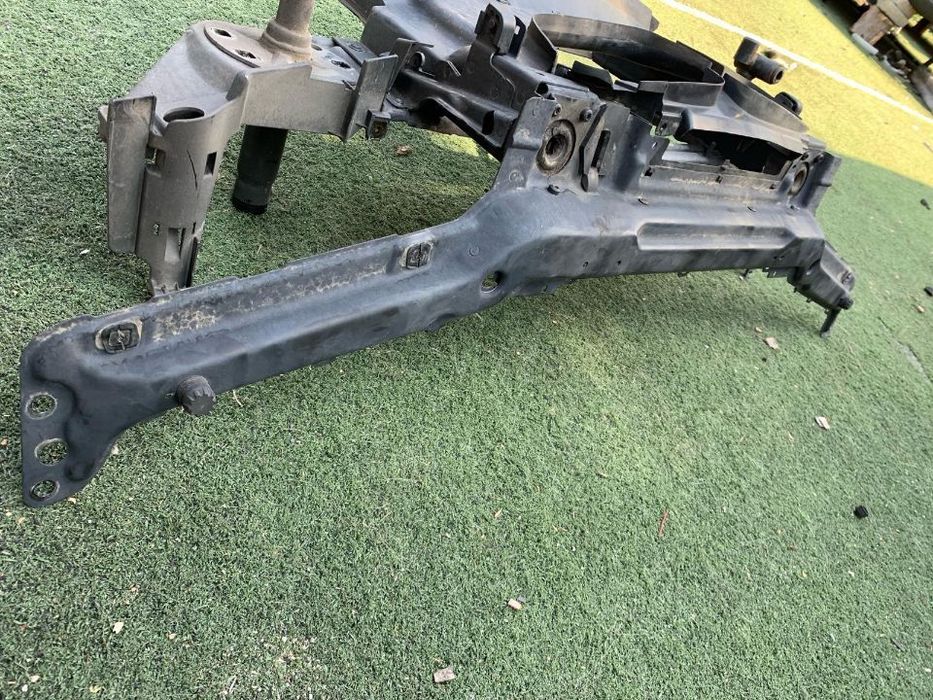 Trager / Calandru BMW Seria 3 E46 1998 - 2005 Cod Piesa : 8195298 / 8195297 / 7894822 / 8211467