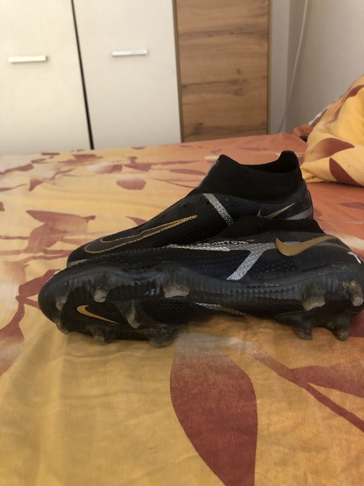 Бутонки Nike Phantom