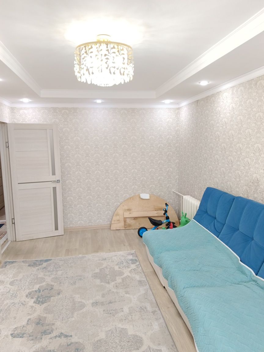 Продам 3 х комн квар. 3 мкр-18 дом- 5    этаж