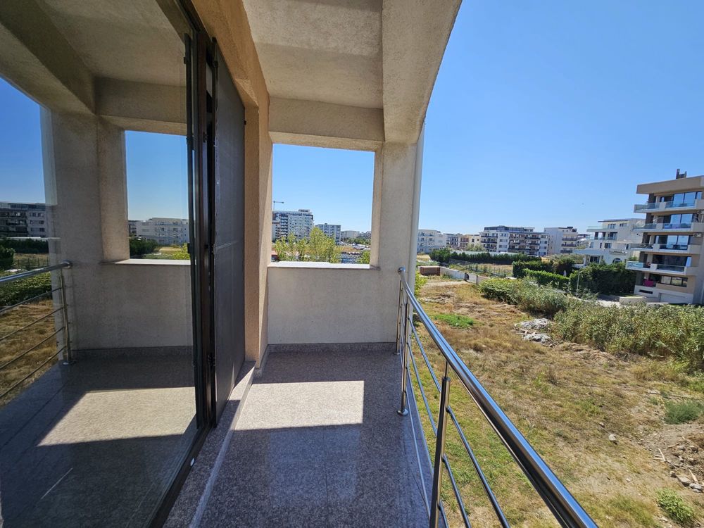 Apartament 2 camere – la doi pași de mare, cu parcare privată