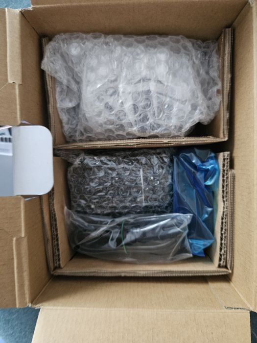 Aparat foto Canon Eos 2000D