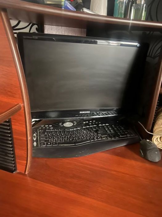 Продается компьютер и стол