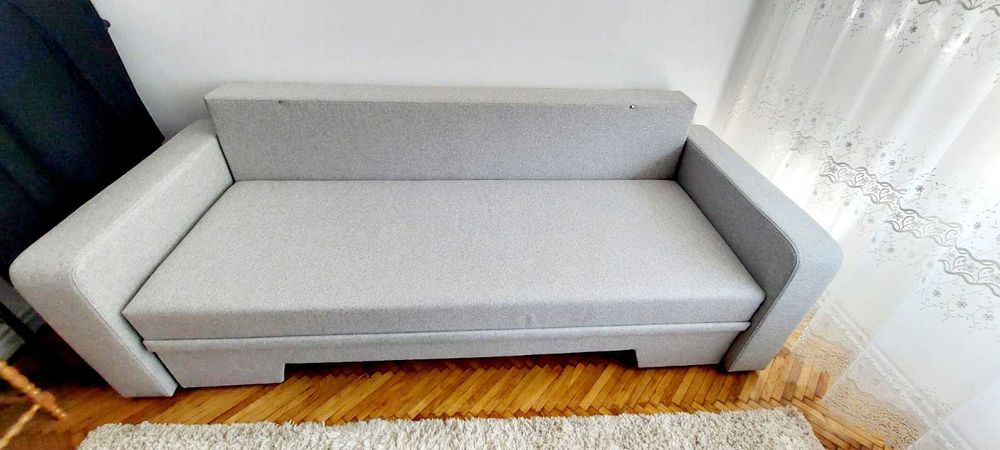 Canapea Anica,extensibila cu lada