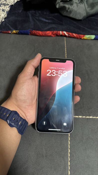 Iphone 11 64gb sotiladi