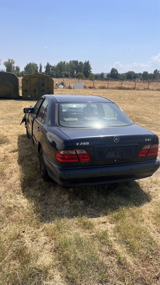 Mercedes E200 На части