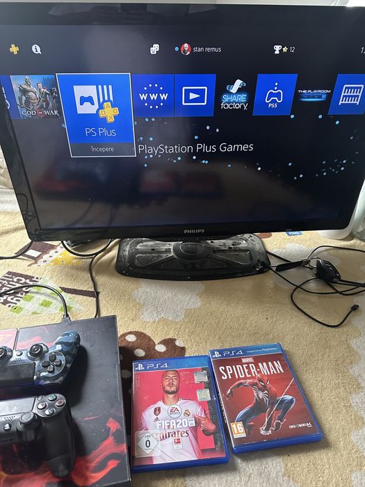 Ps4 2 telecomezi+jocuri