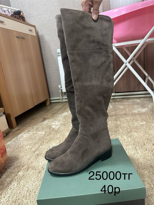 Продам женскую зимнюю обувь 40размера