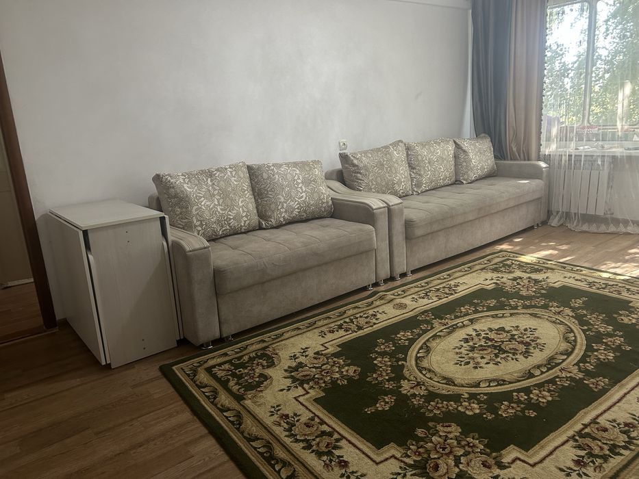 Диван почти новая с переездом продаем можно отдельно купить