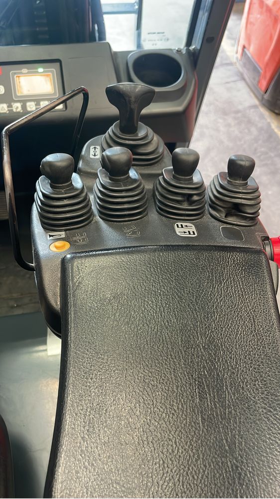 Vand electrostivuitor Toyota 8FBMT25