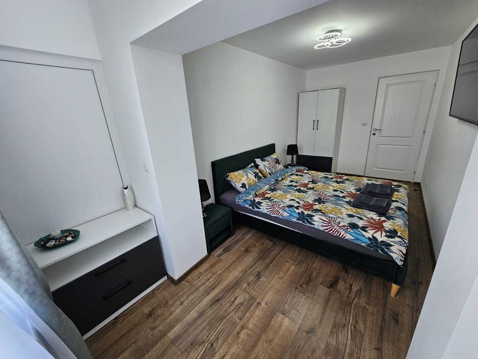 Inchirez apartament regim hotelier - 3 camere