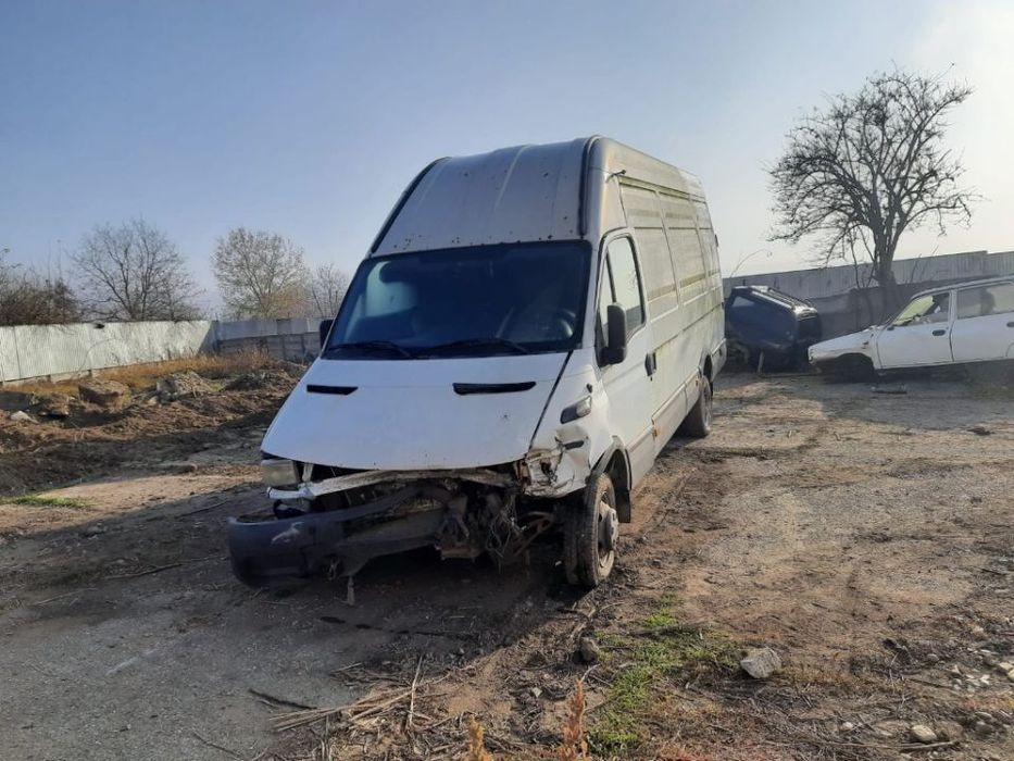 Dezmembrez Iveco Daily 3 2006 motor 3.0hpi 100kw 136cp F1CE dezmembrari 50c13 piese punte dubla