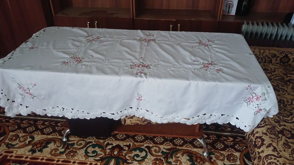 Ugolok mebel stoli bilan