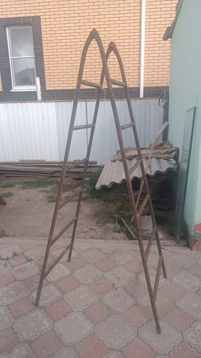 Стремянка универсальная