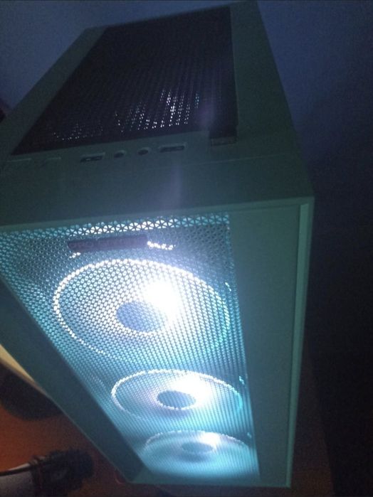 Setup gaming i5 12600kf și placa video rx6600xt