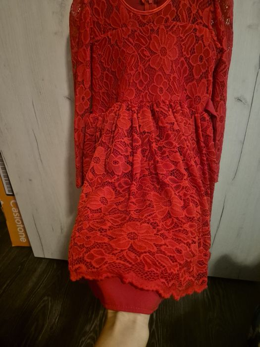 Rochie rosie dantela 7-8 ani