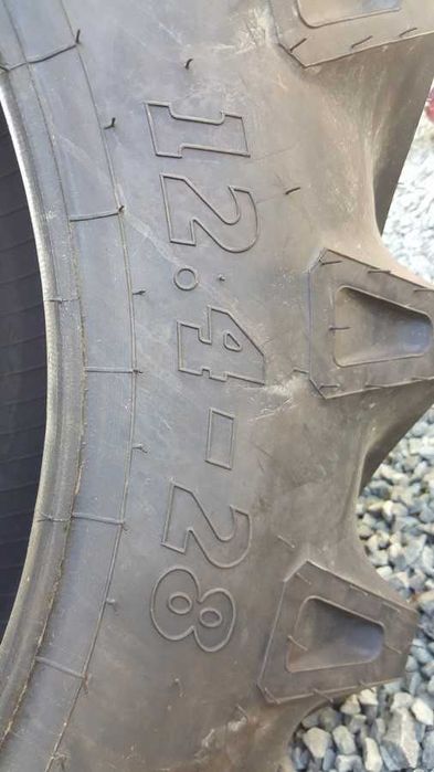 cauciucuri noi 12.4-28 anvelope foarte rezistente BKT Fiat 445