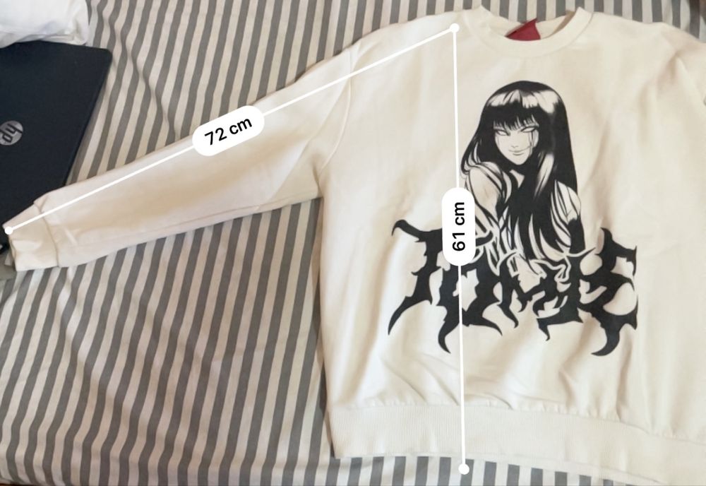 Пуловер на Tomie от Junji Ito - Bershka