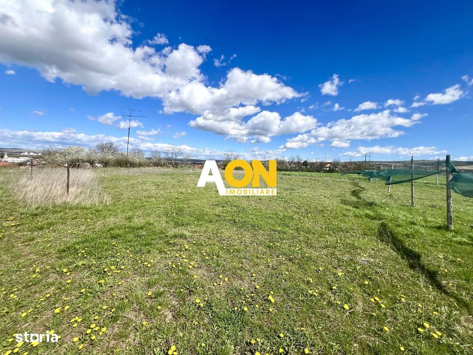 Teren intravilan de vanzare, priveliste deosebita, 560MP