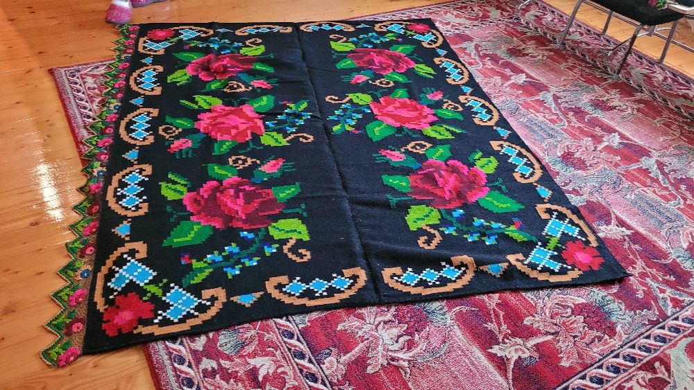 Covoare tesute manual - lână, modele cu vopsea naturala, vechime 70 an