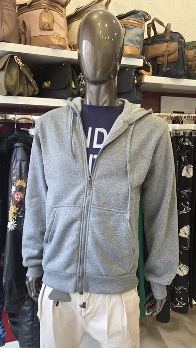 Манекен мъж в сиво в много добро състояние !